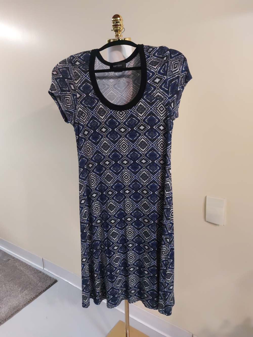 Karen Kane Navy and White Geometric Scoop Neck Dress